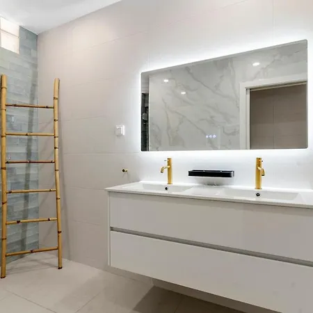 Relaxing With Private Pool, 6 Min Lagos